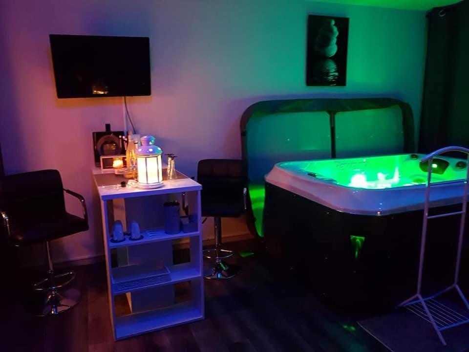 Jac-Cosy Apartment Fleurier Bagian luar foto